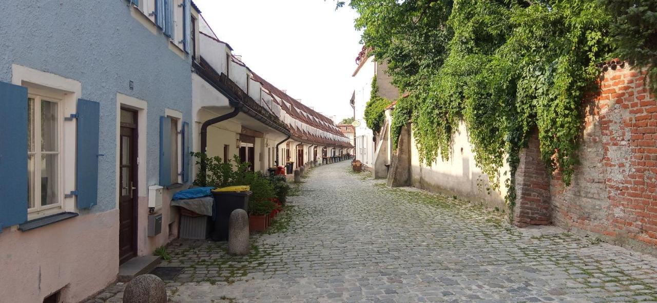 Grosses Zimmer Bad Kueche Wohnzimmer Terasse Garten Zentral Ruhig Landsberg am Lech Dış mekan fotoğraf