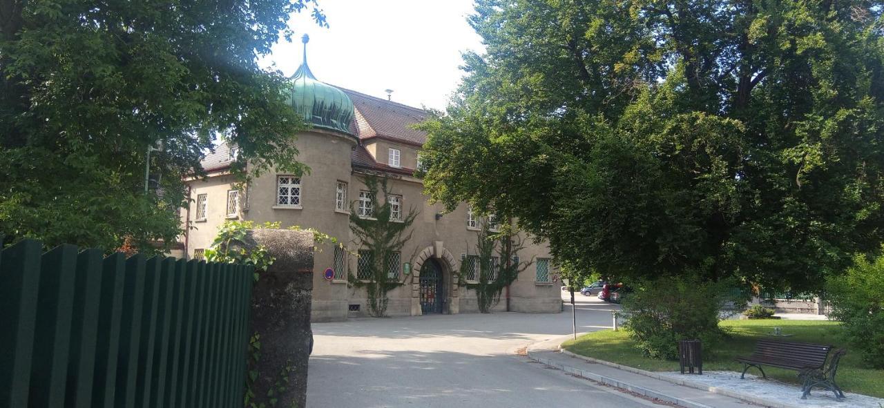 Grosses Zimmer Bad Kueche Wohnzimmer Terasse Garten Zentral Ruhig Landsberg am Lech Dış mekan fotoğraf